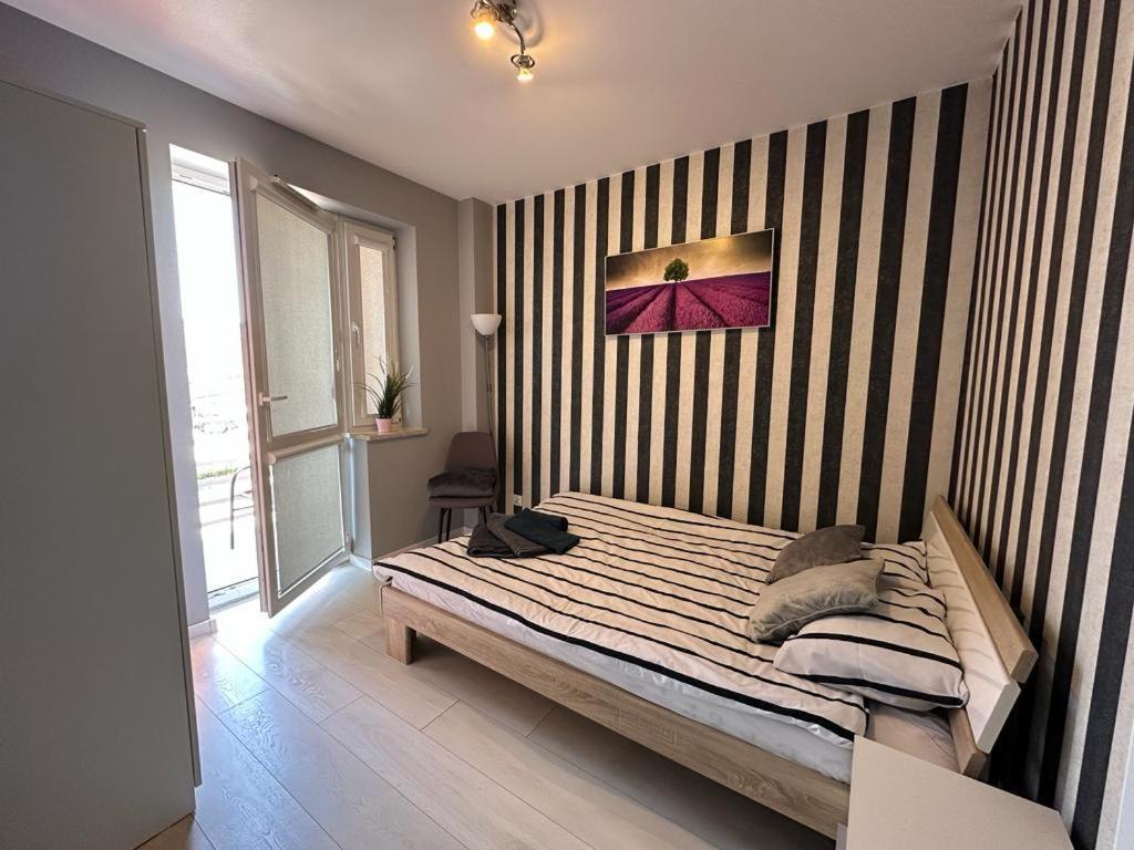 Premium Centrum 900M Targi Kielce 4 Km Екстериор снимка